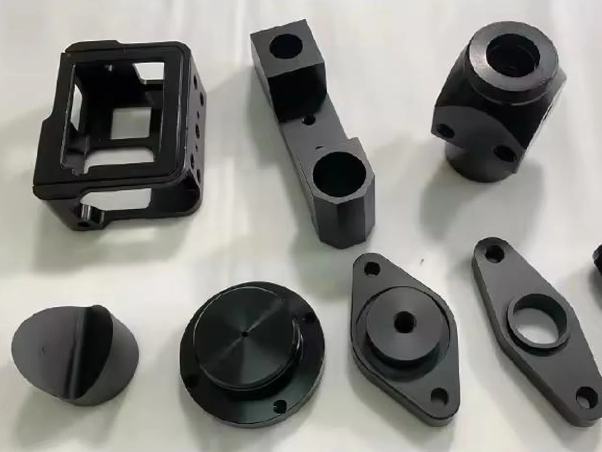 black-hard-anodized-aluminum-cnc-structure-parts - likundacnc.com 黑色硬质阳极氧化铝合金 CNC 腔体、连接支架、异形接头精密加工零件