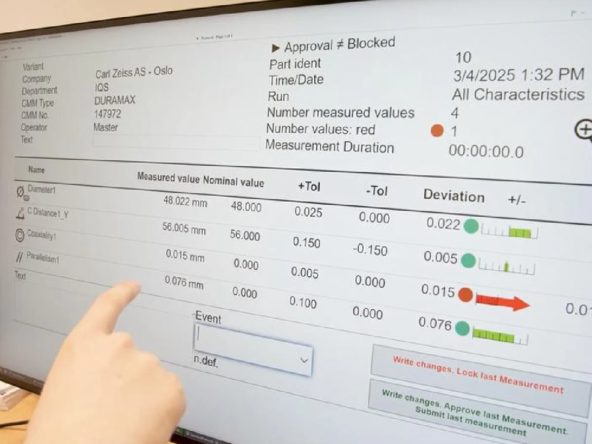 cmm-measurement-data-report-screen-display - likundacnc.com 电脑屏幕展示三坐标测量数据报表,包含公称尺寸、实测值、公差与偏差判定
